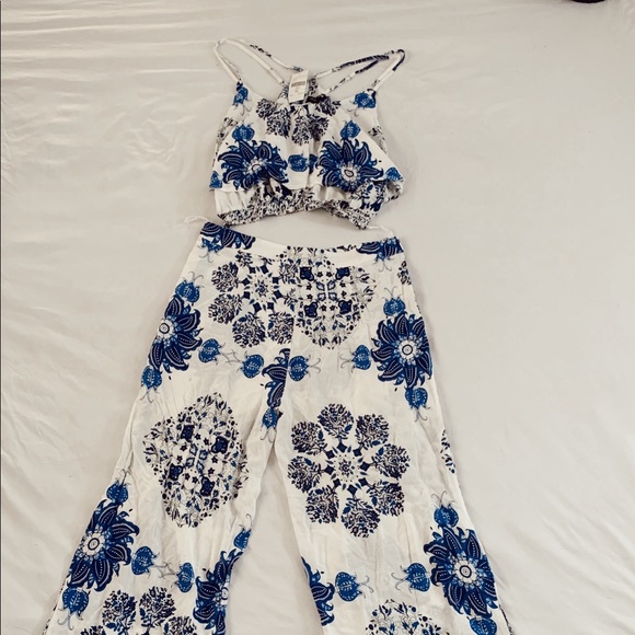 ❌Sold Fashion Nova 2 Piece Pants & Crop Top Set - Picture 4 of 5